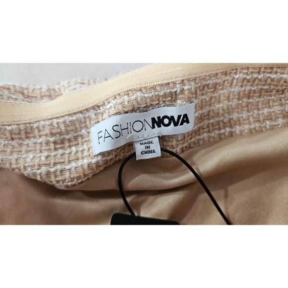 NWT Fashion Nova Beige Button Up Pockets Details Women's Tweed Vest Size M - Picture 2 of 11